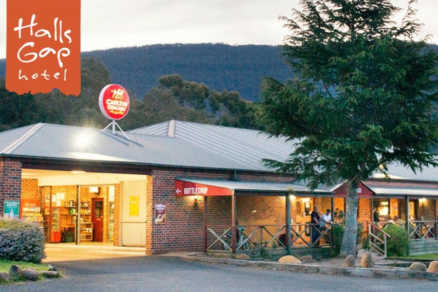 Dinner at Halls Gap Hotel